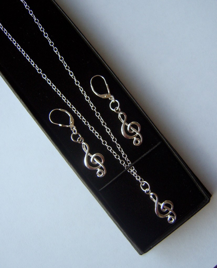 gift box melody note necklace earrings